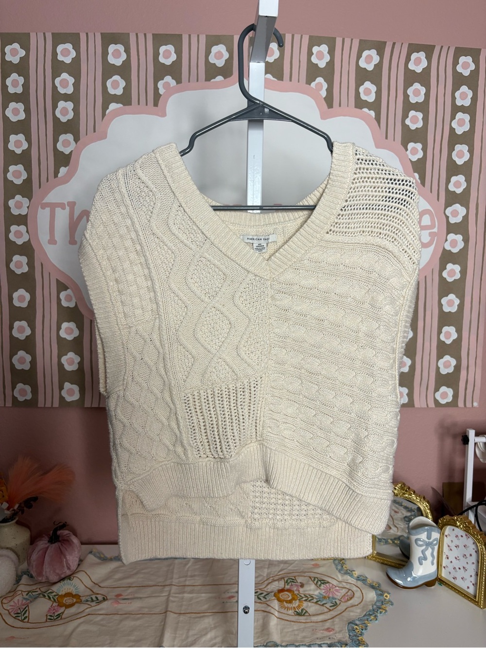 American Eagle Chunky Oversized Cable Knit V-Neck Sweater Vest - Cream
